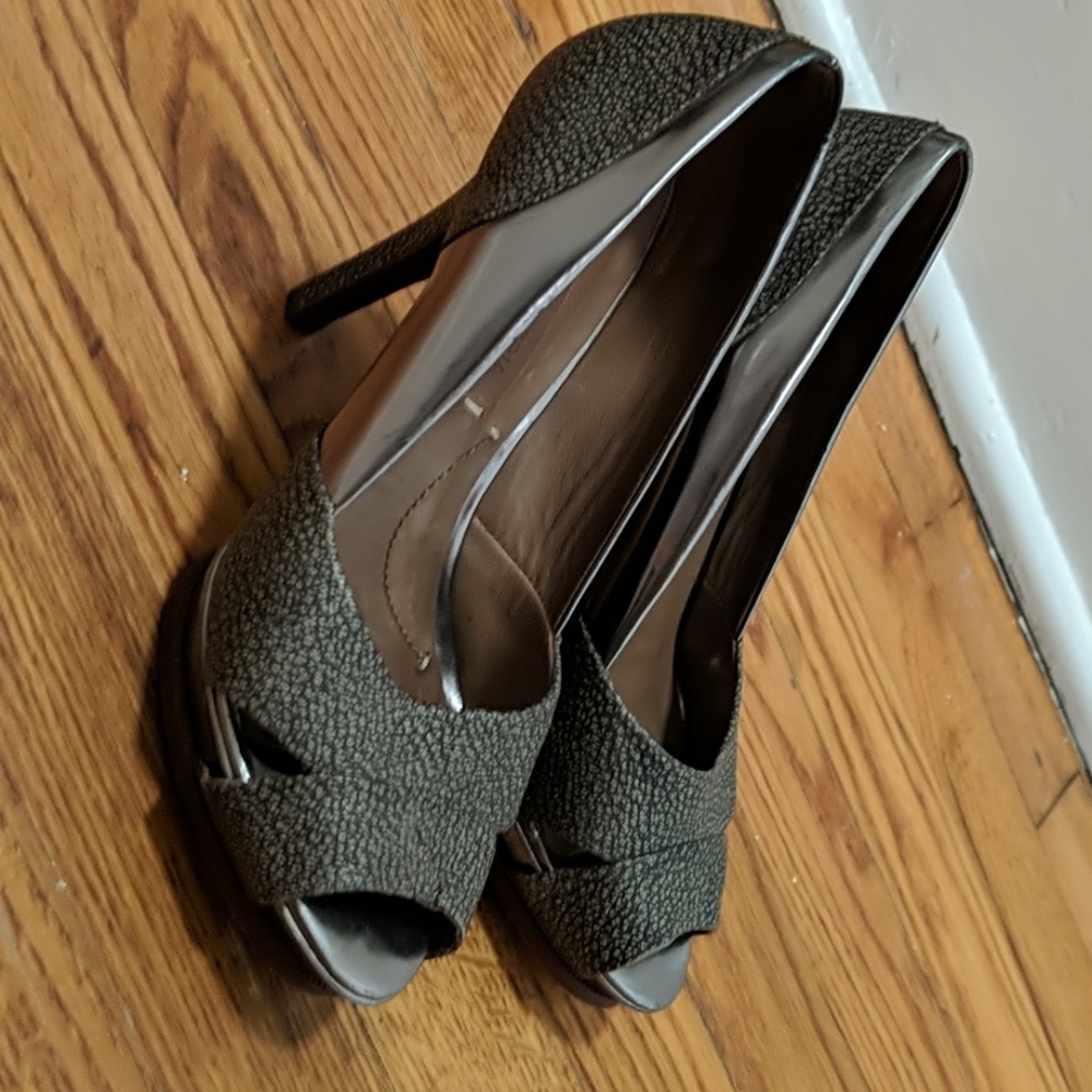 BCBG heels